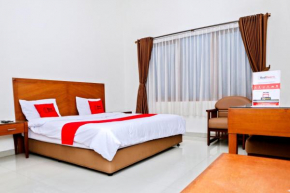 Residences by RedDoorz near Rumah Mode